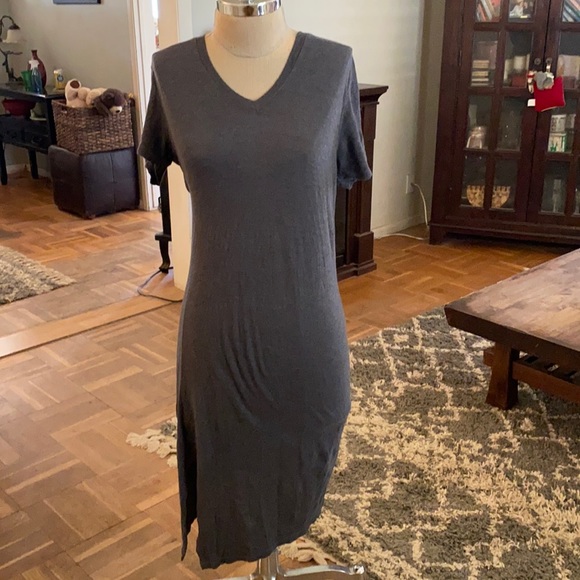 Monrow Dresses & Skirts - Monrow cotton blended comfy dress with slit up one of the sides at bottom.